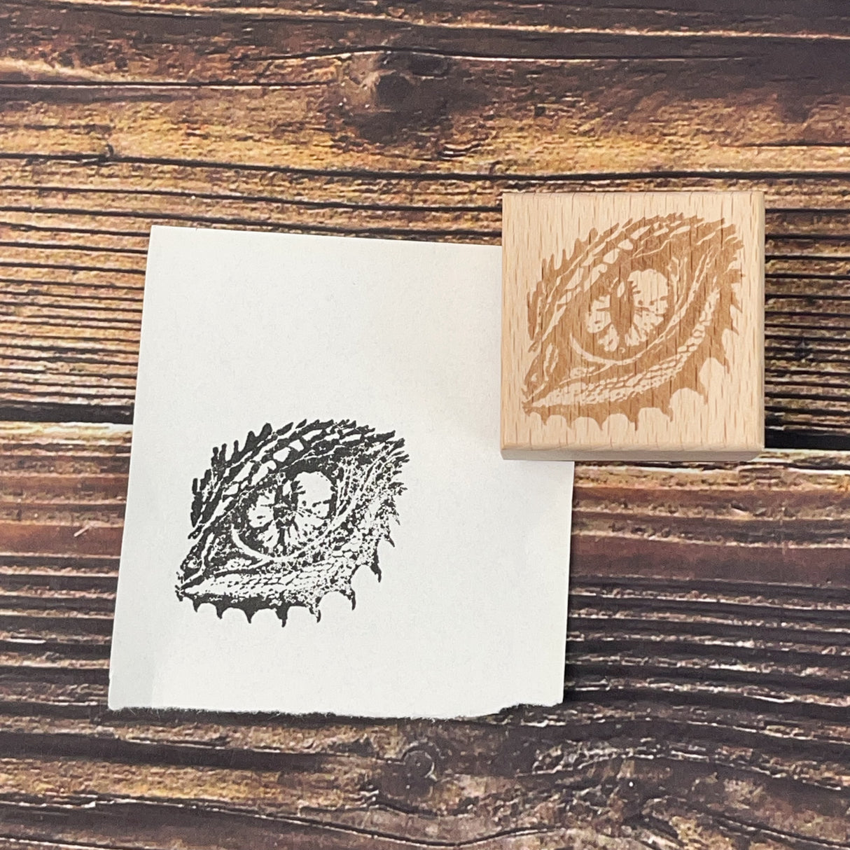 1pc dragon eye stamp (z120402-1)